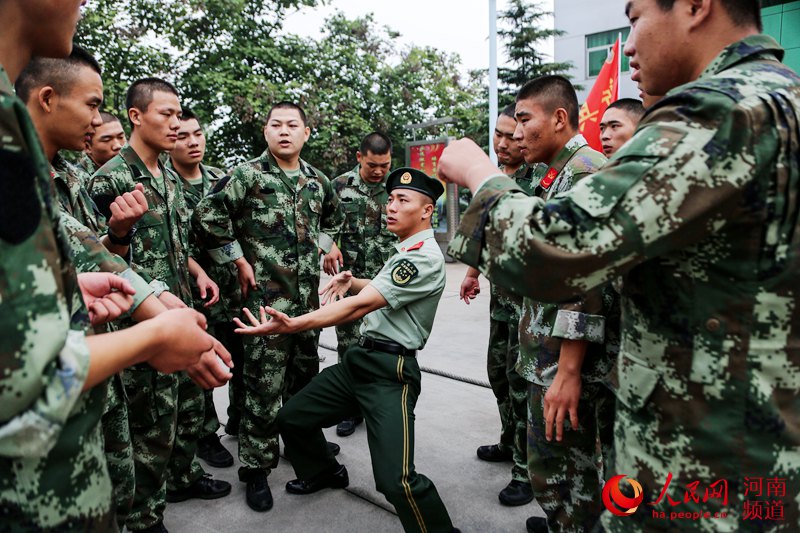 新兵比赛，友谊与梦想的较量战场