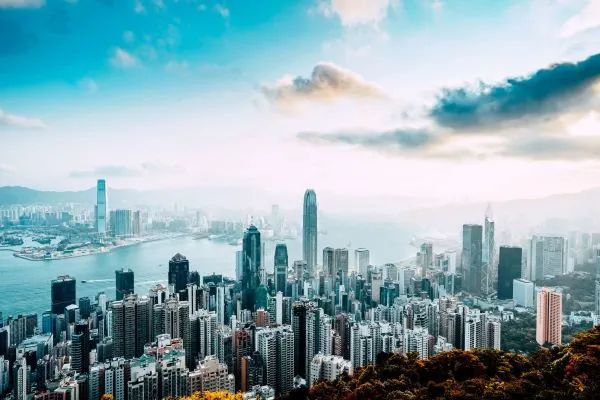 香港最新资讯，小明的奇妙日常与友情之旅探索报道